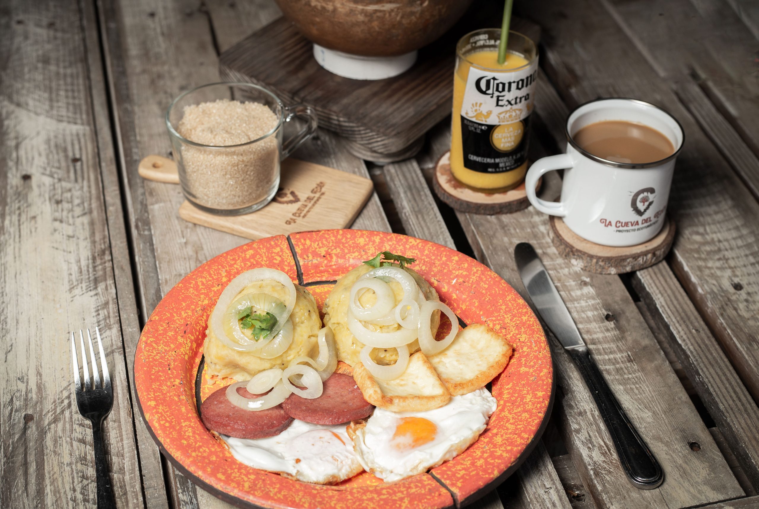 desayuno americano, la cuenva del eden